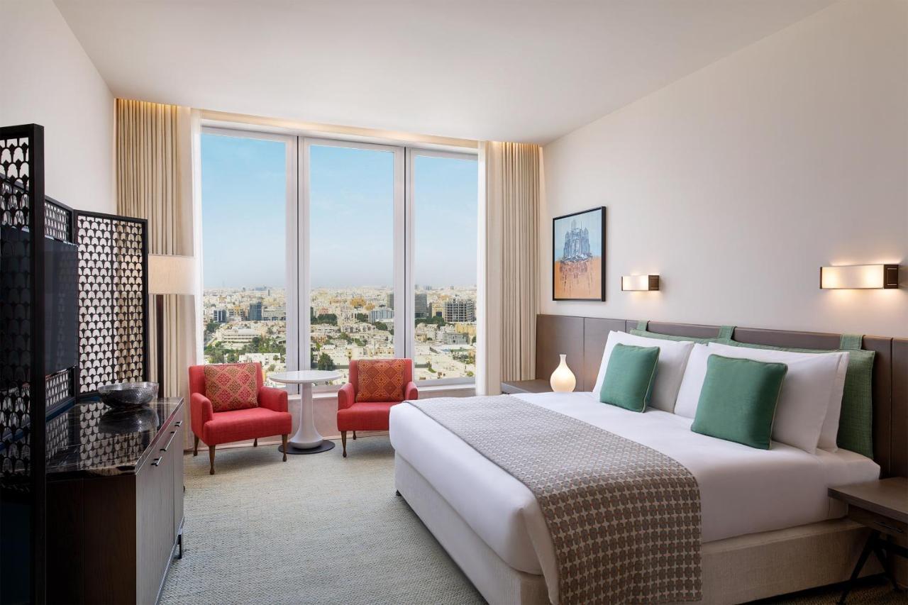 Deluxe Guest Room 1 King City View