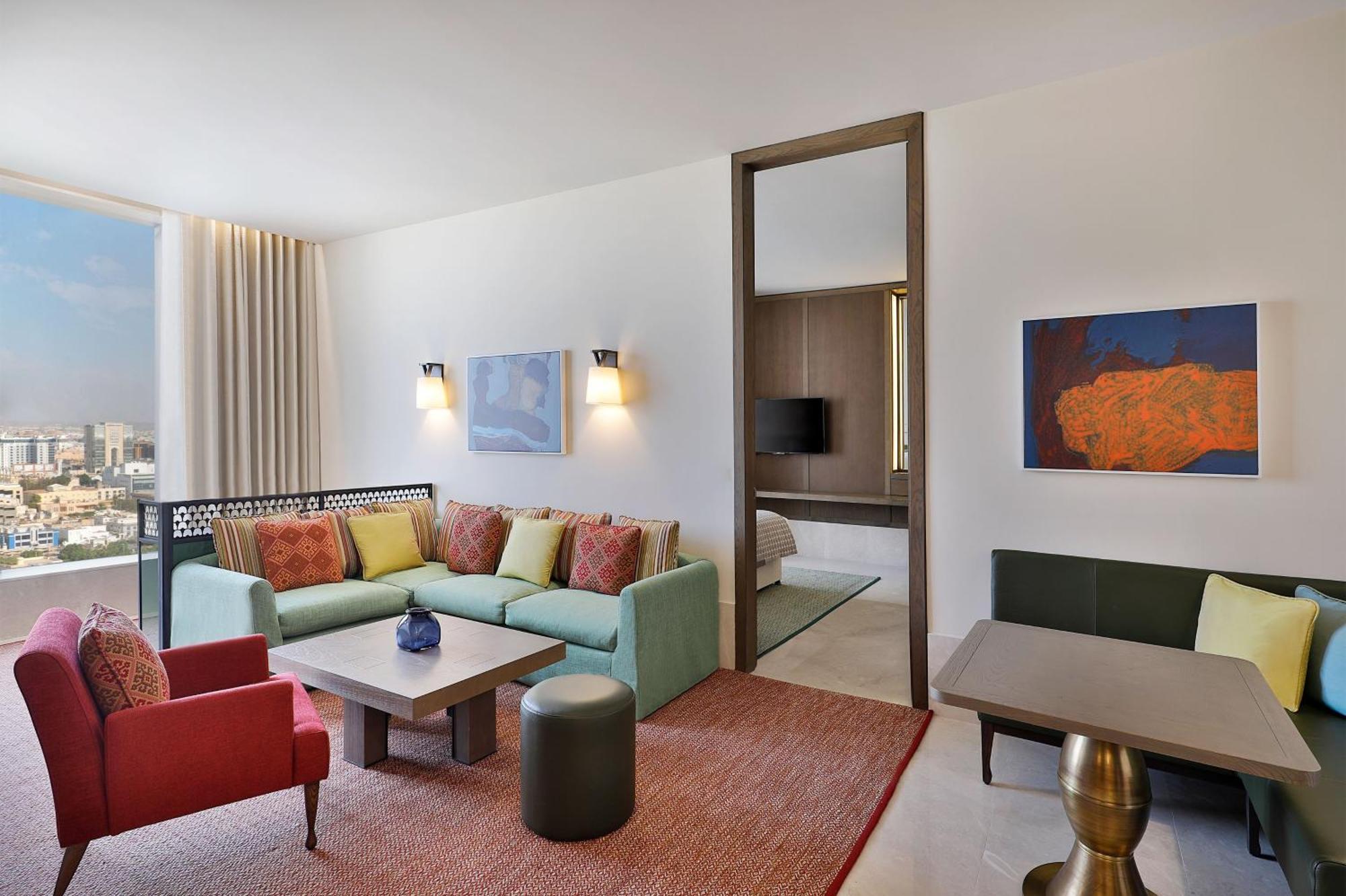 Junior Suite 1 King City view